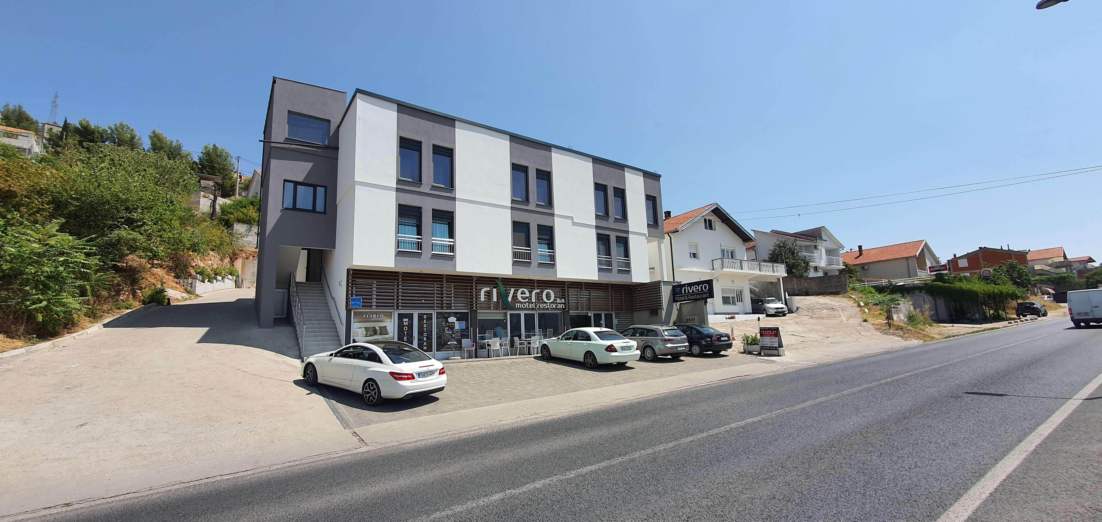 Hotel Rivero summer day